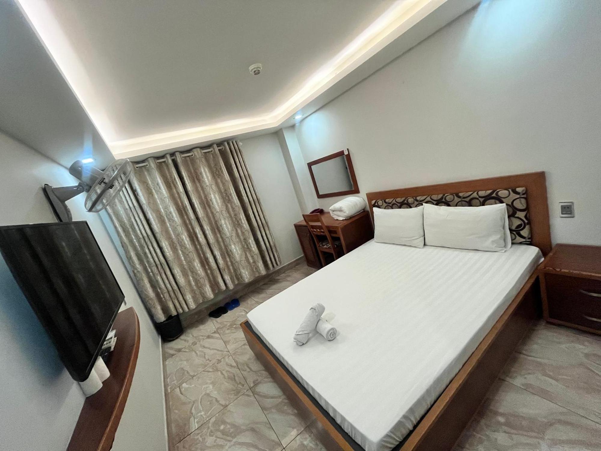Hotel Thanh Ngoc Ho Chi Minh City Exterior photo